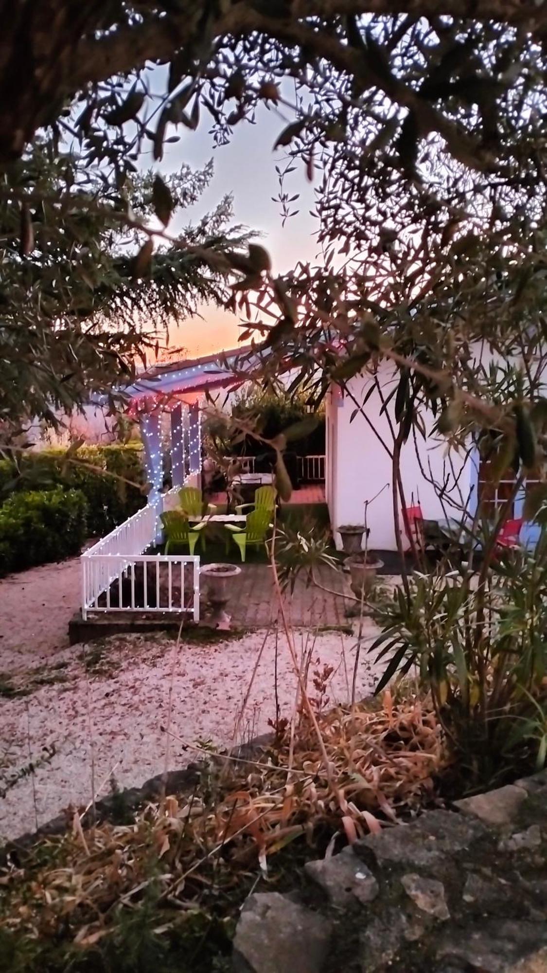 Bed and Breakfast Tikazela - Domaine Ombre Et Lumiere Saint-Jean-de-Muzols Exterior foto